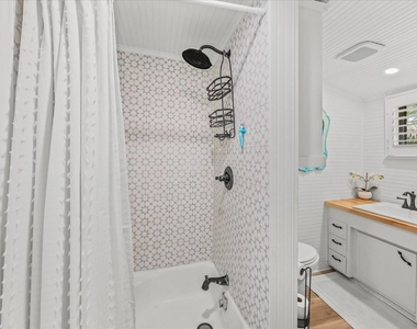 4360 Ne Indian River Drive - Photo Thumbnail 18