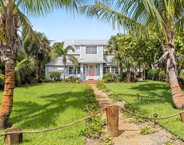 4360 Ne Indian River Drive - Photo Thumbnail 2