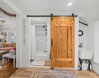 4360 Ne Indian River Drive - Photo Thumbnail 35