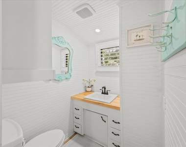 4360 Ne Indian River Drive - Photo Thumbnail 19