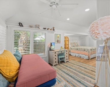 4360 Ne Indian River Drive - Photo Thumbnail 32
