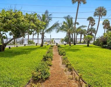 4360 Ne Indian River Drive - Photo Thumbnail 9