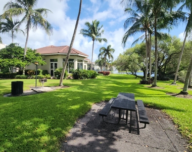 820 Lavers Circle - Photo Thumbnail 24