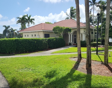 820 Lavers Circle - Photo Thumbnail 17