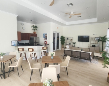 820 Lavers Circle - Photo Thumbnail 18