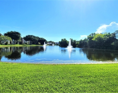 820 Lavers Circle - Photo Thumbnail 16
