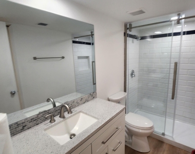820 Lavers Circle - Photo Thumbnail 11