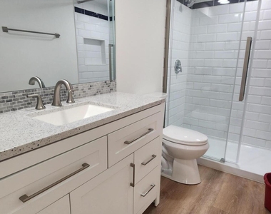 820 Lavers Circle - Photo Thumbnail 12