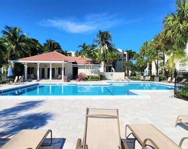 820 Lavers Circle - Photo Thumbnail 21