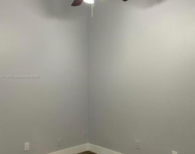 4125 Nw 78th Avenue - Photo Thumbnail 12