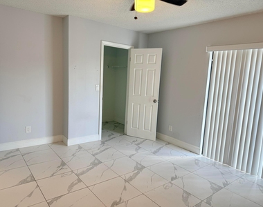1104 Riverside Drive - Photo Thumbnail 20
