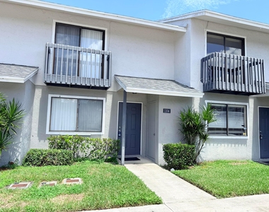 1104 Riverside Drive - Photo Thumbnail 36