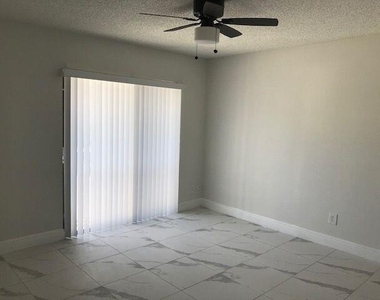 1104 Riverside Drive - Photo Thumbnail 19