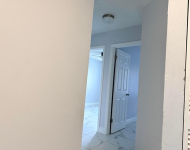1104 Riverside Drive - Photo Thumbnail 31
