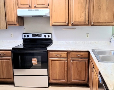 5021 Buttonwood Lane - Photo Thumbnail 4