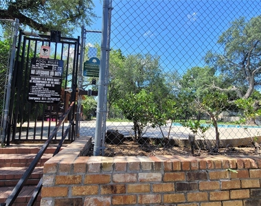 5021 Buttonwood Lane - Photo Thumbnail 12