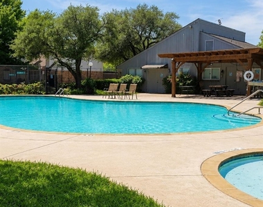 5021 Buttonwood Lane - Photo Thumbnail 11