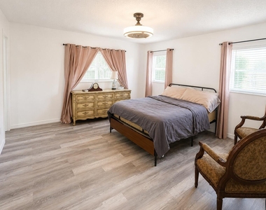 5605 Winter Garden Parkway - Photo Thumbnail 8