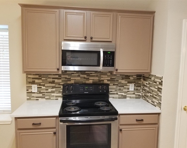 5598 Carrington Drive - Photo Thumbnail 3