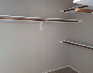 5598 Carrington Drive - Photo Thumbnail 11