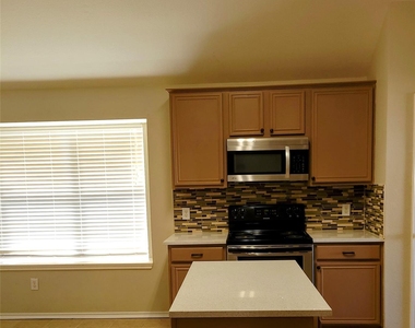 5598 Carrington Drive - Photo Thumbnail 2