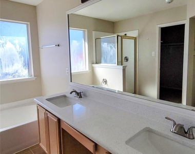 5598 Carrington Drive - Photo Thumbnail 9