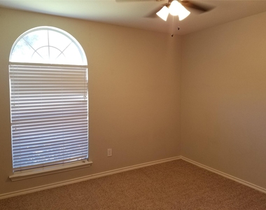 5598 Carrington Drive - Photo Thumbnail 13