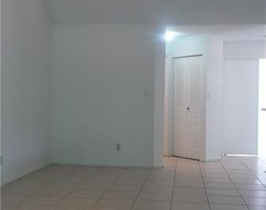 1095 Coral Club Drive - Photo Thumbnail 4