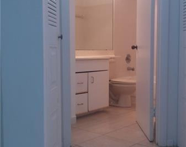 1095 Coral Club Drive - Photo Thumbnail 18