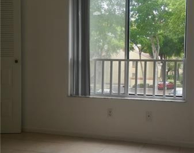 1095 Coral Club Drive - Photo Thumbnail 11