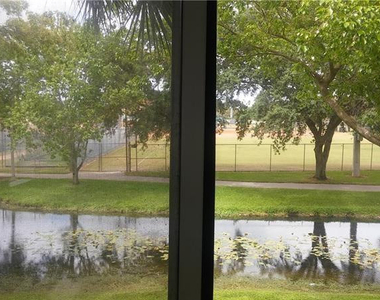 1095 Coral Club Drive - Photo Thumbnail 28