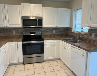 650 Sw Veronica Avenue - Photo Thumbnail 12