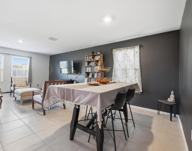1393 Beach Drive - Photo Thumbnail 9