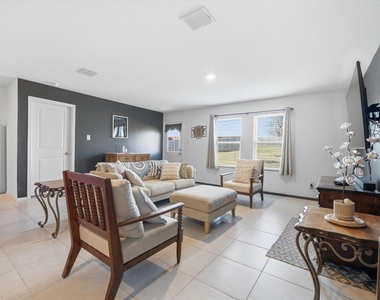 1393 Beach Drive - Photo Thumbnail 14