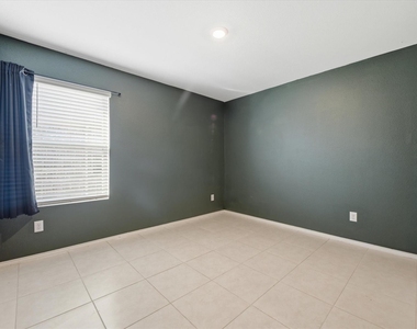 1393 Beach Drive - Photo Thumbnail 29