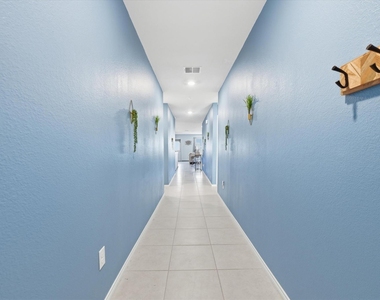 1393 Beach Drive - Photo Thumbnail 3