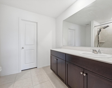1393 Beach Drive - Photo Thumbnail 20