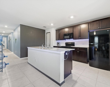 1393 Beach Drive - Photo Thumbnail 8