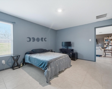 1393 Beach Drive - Photo Thumbnail 19