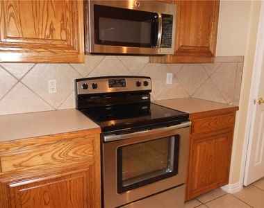 8600 Western Meadows Drive - Photo Thumbnail 16