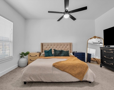 10804 Aurora Drive - Photo Thumbnail 12