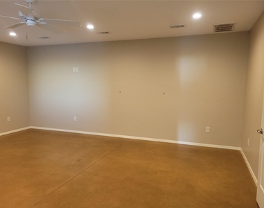 578 Aviator Drive - Photo Thumbnail 15