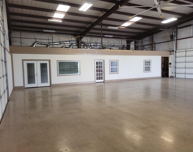 578 Aviator Drive - Photo Thumbnail 5