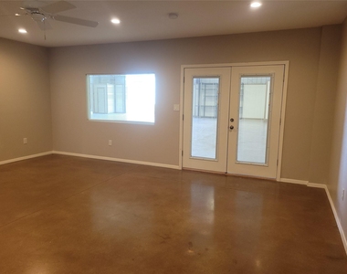 578 Aviator Drive - Photo Thumbnail 20