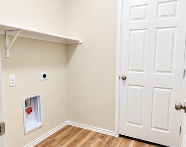907 Chicadee Street - Photo Thumbnail 25