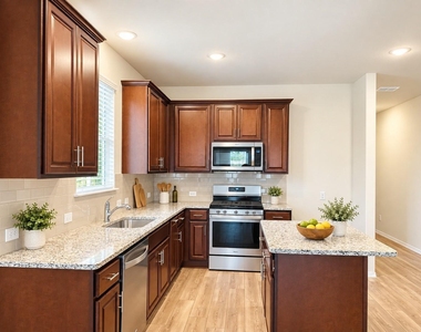 907 Chicadee Street - Photo Thumbnail 6