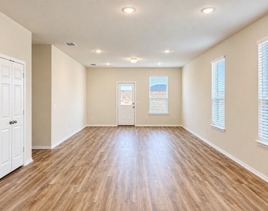 907 Chicadee Street - Photo Thumbnail 13