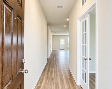 907 Chicadee Street - Photo Thumbnail 2