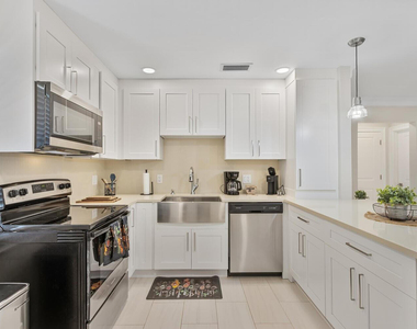 414 Ocean Breeze - Photo Thumbnail 1