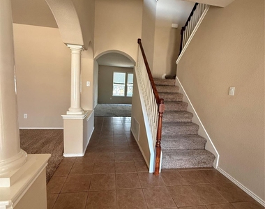 2306 Scott Drive - Photo Thumbnail 4